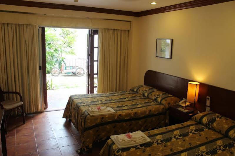 Hey Jude Resort Hotel Balabag  Extérieur photo
